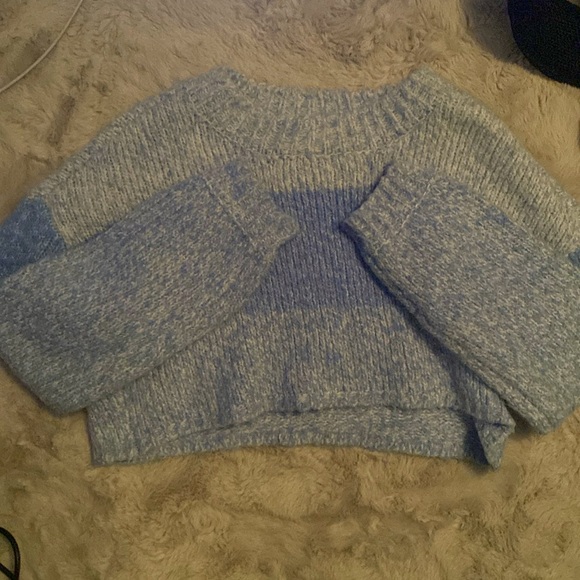 💙 Garage cropped sweater 💙 - Picture 1 of 3
